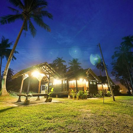 Kampung Tok Lembut Vacation Home パンタイ・サナング エクステリア 写真
