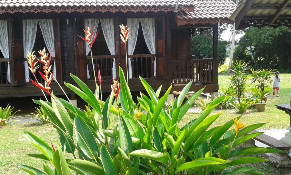 Kampung Tok Lembut Vacation Home パンタイ・サナング エクステリア 写真